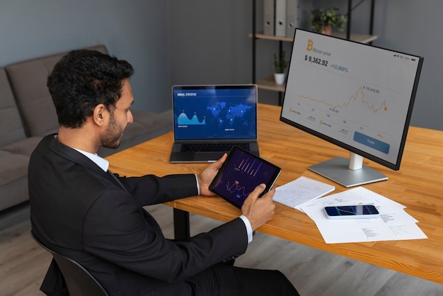 Navigating Cryptocurrency Taxes: A 2025 Guide to IRS Guidelines